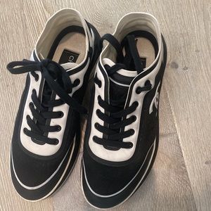 Chanel unisex mesh Lycra sneakers 
100% authentic
Size 38 1/2 EU
Good condition